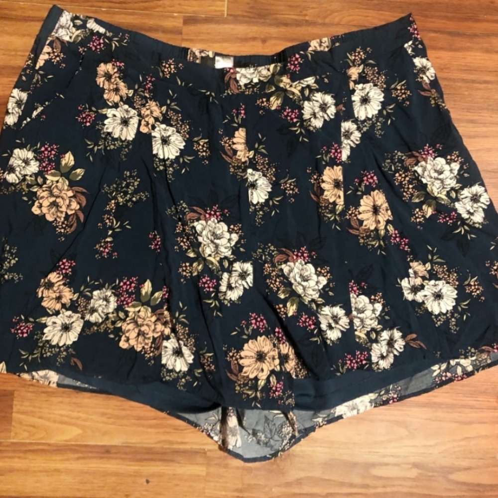 Torrid floral shorts